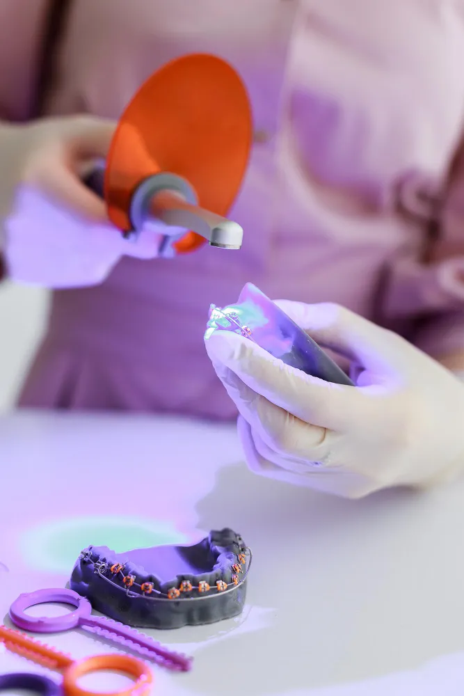 Alicia Rodríguez en el laboratorio dental de A Coruña